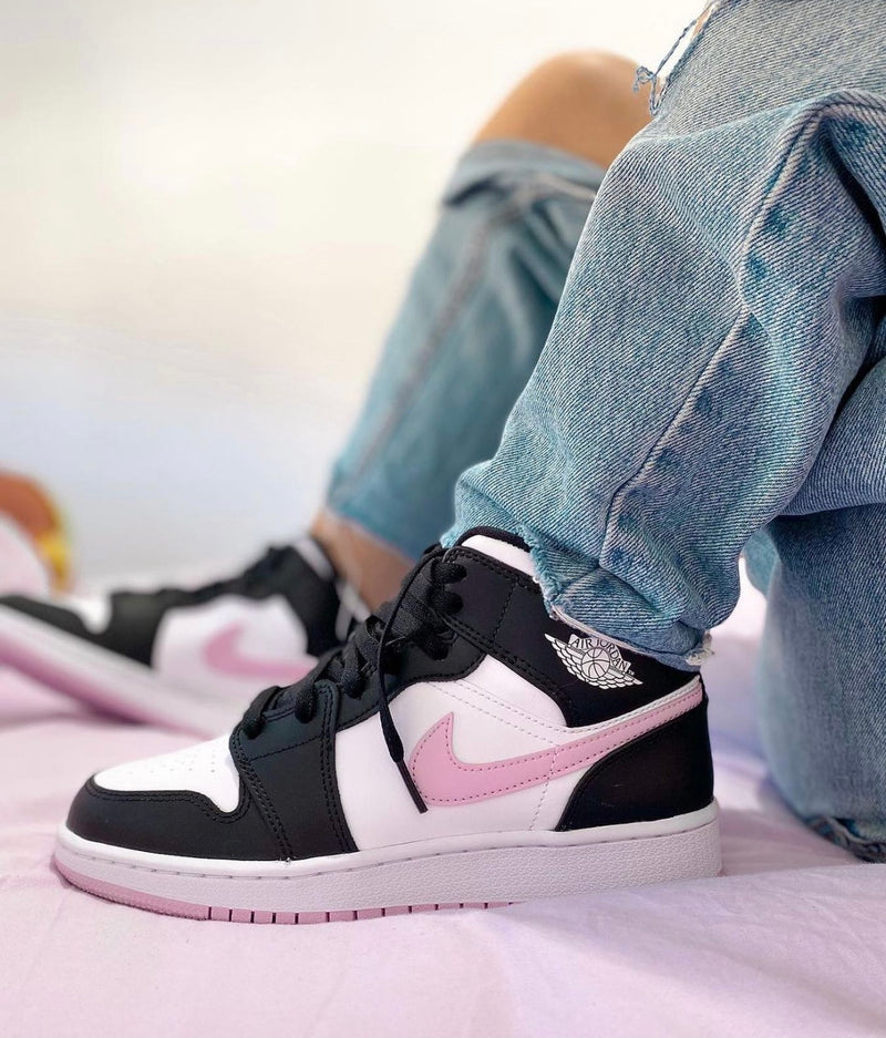 Nike Air Jordan 1 Mid Arctic Pink