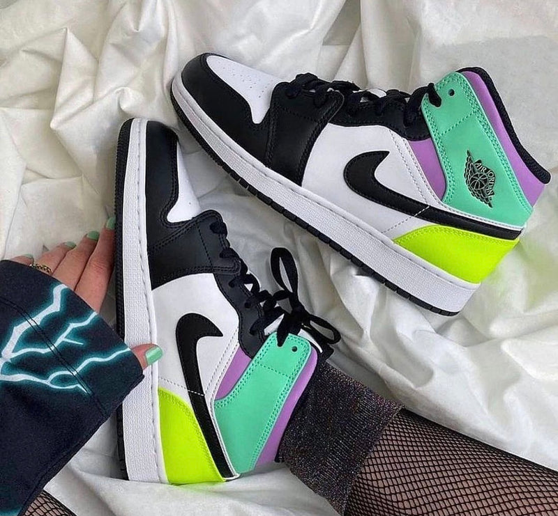 Nike Air Jordan 1 Mid Pastel Black Toe