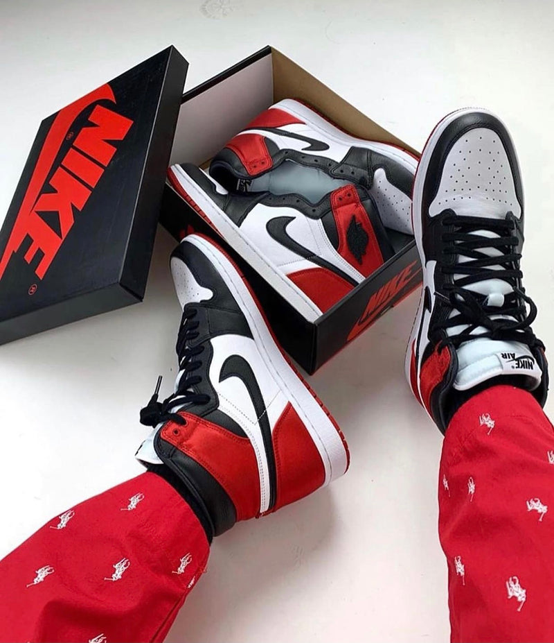 Nike Air Jordan 1 Retro High Satin Black Toe (W)