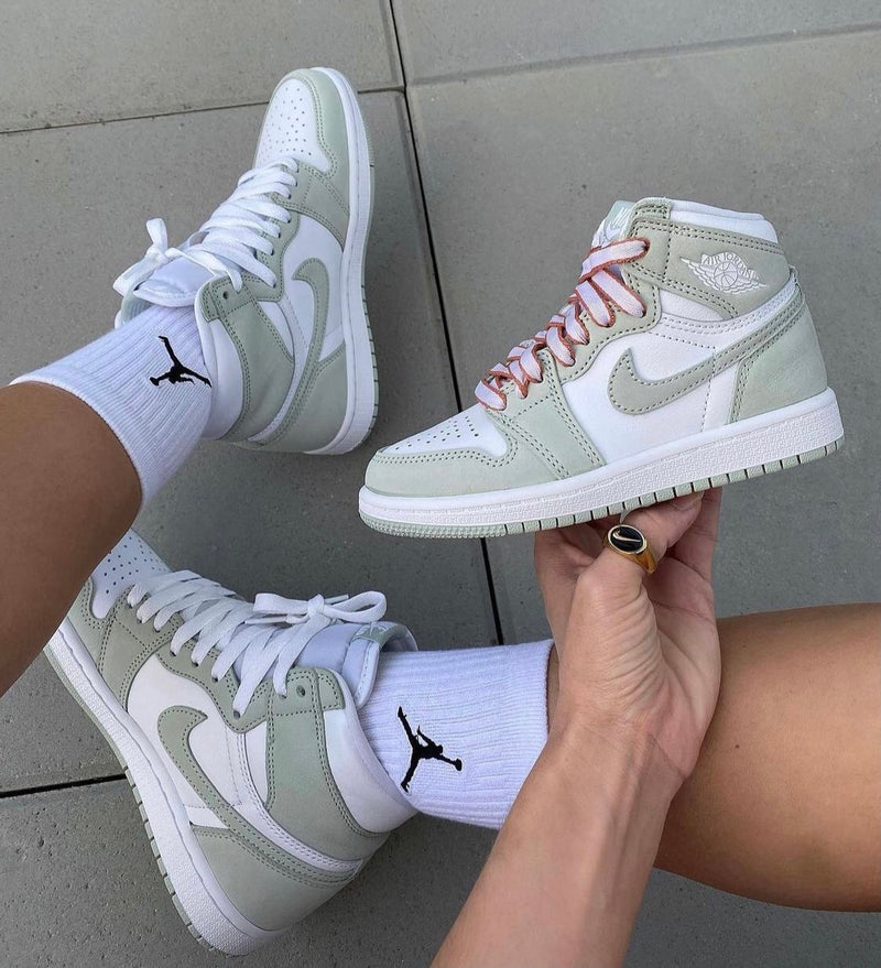 Nike Air Jordan 1 Retro High OG Seafoam (W)